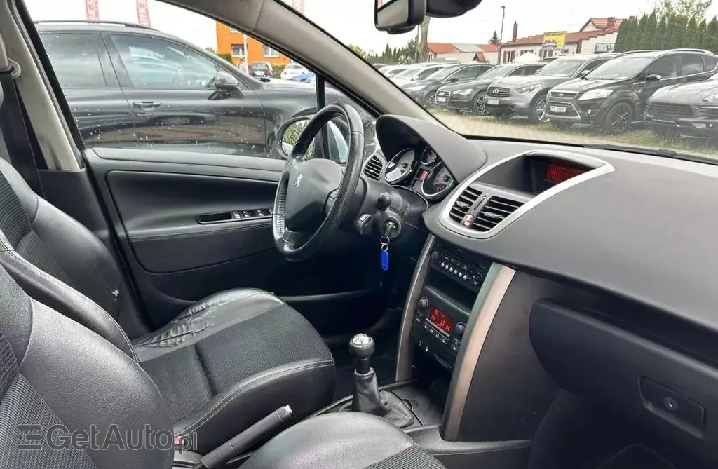 PEUGEOT 207 