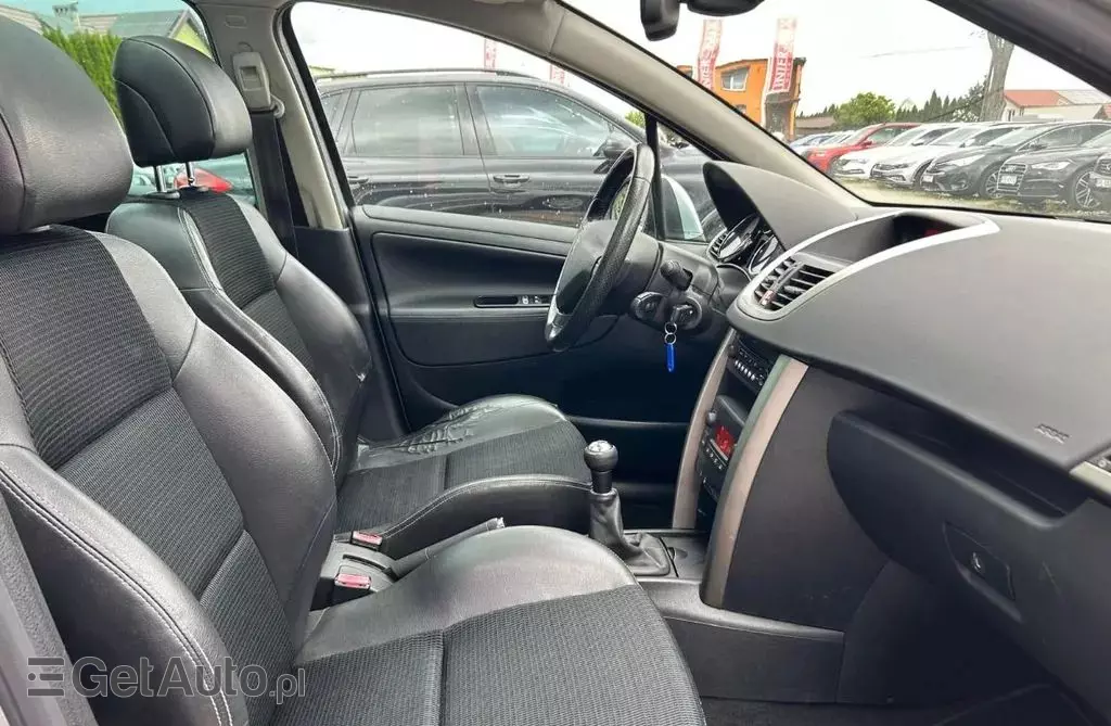 PEUGEOT 207 