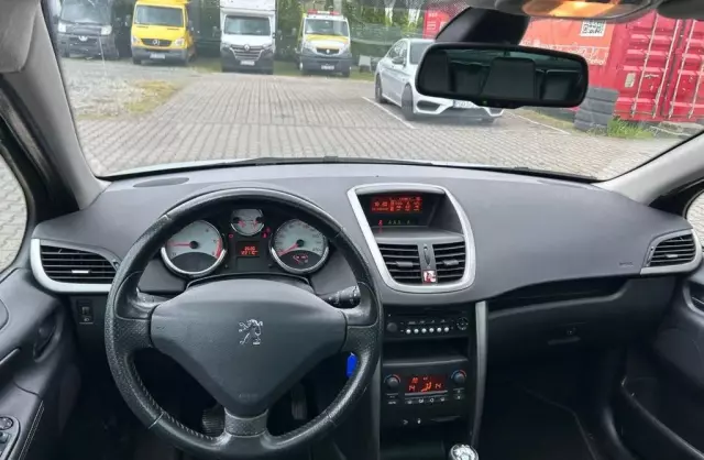 PEUGEOT 207 