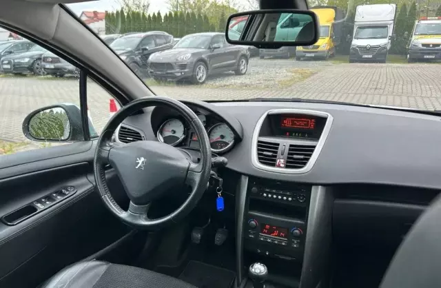 PEUGEOT 207 