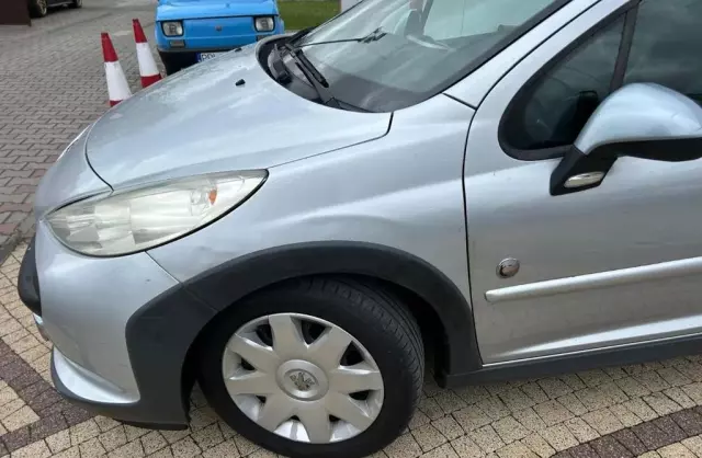 PEUGEOT 207 