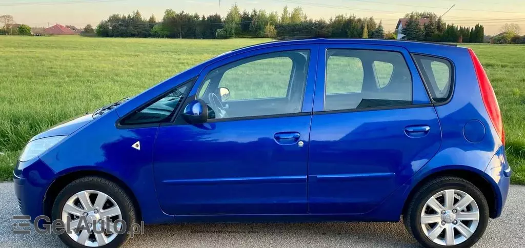 MITSUBISHI Colt 