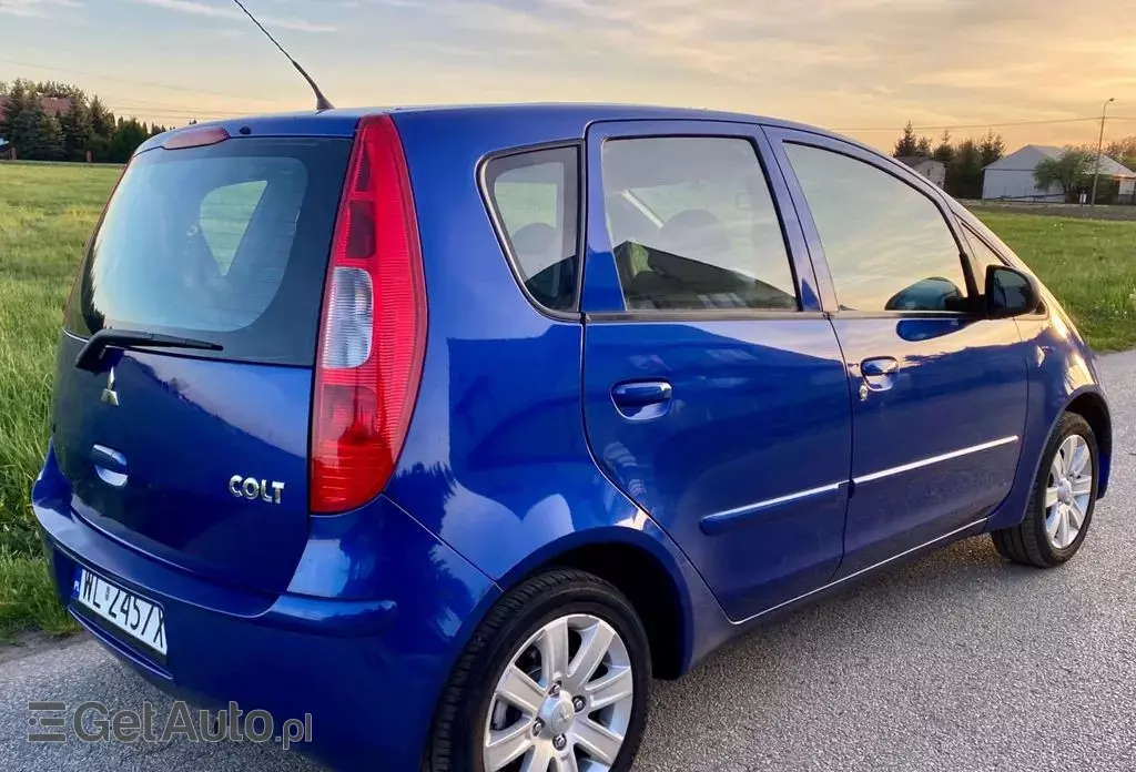 MITSUBISHI Colt 