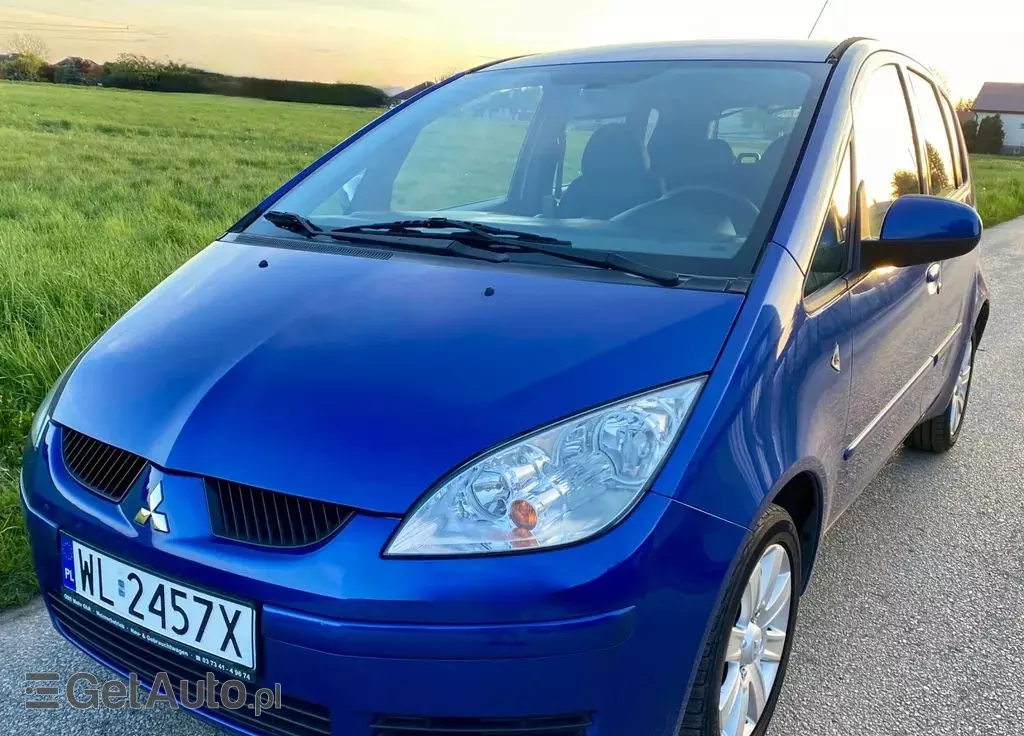 MITSUBISHI Colt 