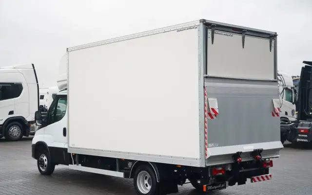 IVECO DAILY 35-160 / KONTENER 4,3 M / WINDA DHOLLANDIA  / BLIŹNIAK   DMC: 3500 KG /  2021 