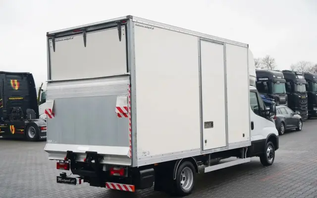 IVECO DAILY 35-160 / KONTENER 4,3 M / WINDA DHOLLANDIA  / BLIŹNIAK   DMC: 3500 KG /  2021 
