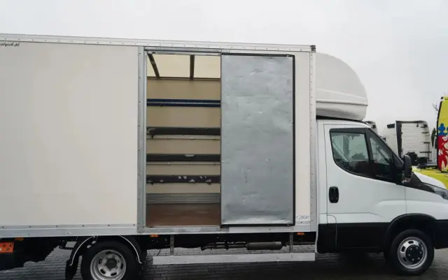 IVECO DAILY 35-160 / KONTENER 4,3 M / WINDA DHOLLANDIA  / BLIŹNIAK   DMC: 3500 KG /  2021 