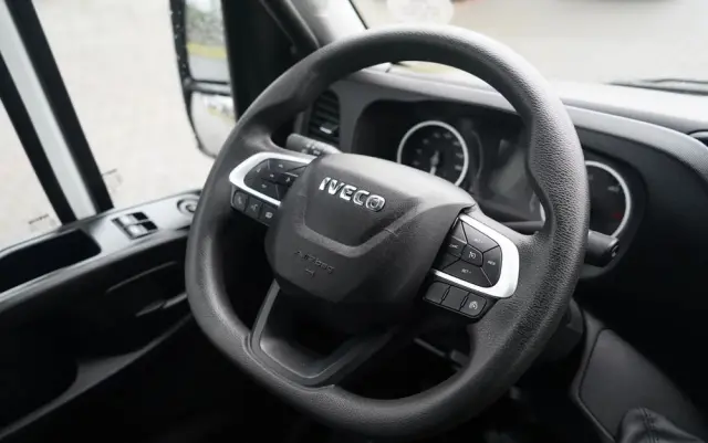 IVECO DAILY 35-160 / KONTENER 4,3 M / WINDA DHOLLANDIA  / BLIŹNIAK   DMC: 3500 KG /  2021 