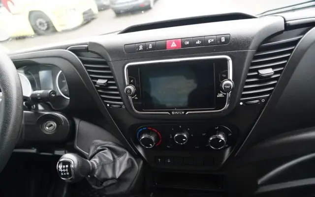 IVECO DAILY 35-160 / KONTENER 4,3 M / WINDA DHOLLANDIA  / BLIŹNIAK   DMC: 3500 KG /  2021 