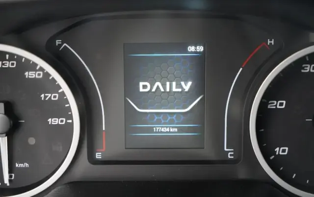 IVECO DAILY 35-160 / KONTENER 4,3 M / WINDA DHOLLANDIA  / BLIŹNIAK   DMC: 3500 KG /  2021 