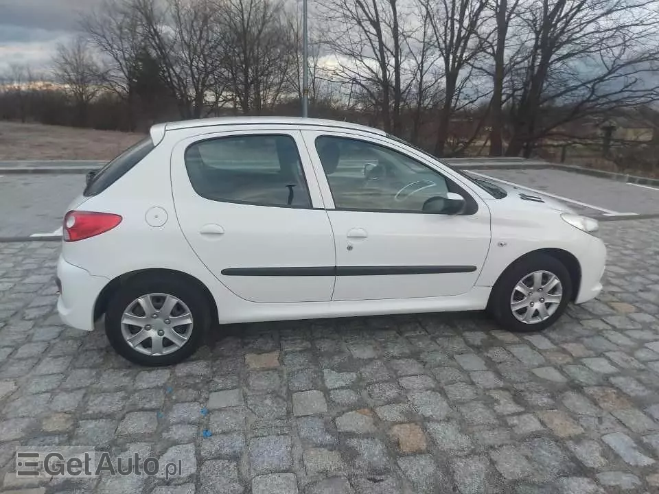PEUGEOT 206 