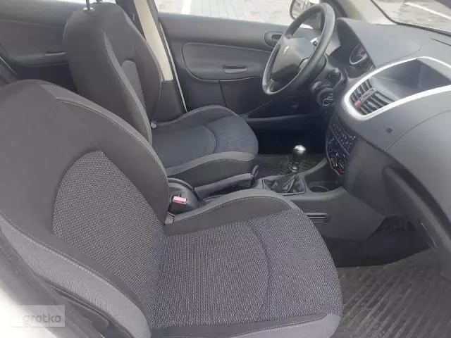 PEUGEOT 206 