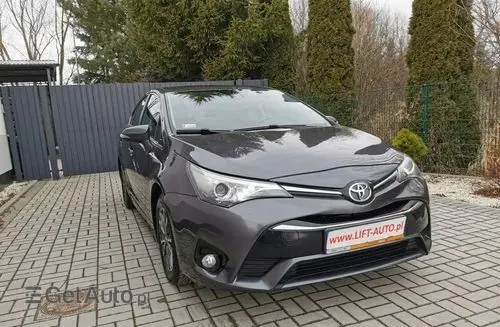 TOYOTA Avensis 