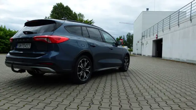 FORD Focus Active Business
