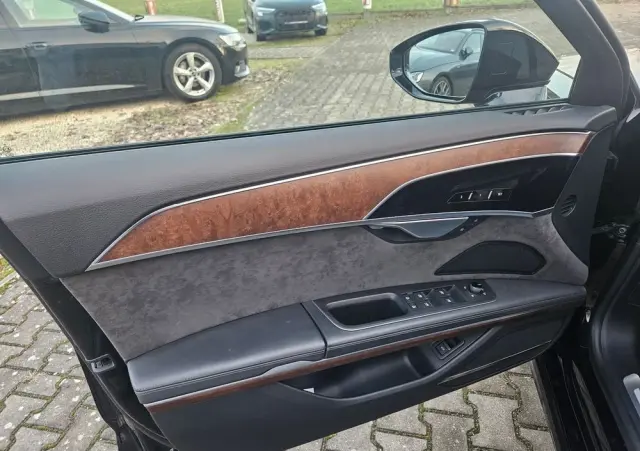 AUDI A8 50 TDI quattro tiptronic