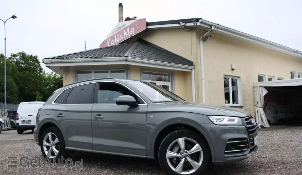 AUDI Q5 