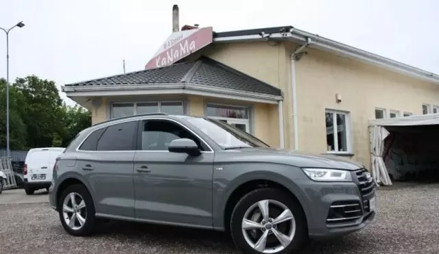 AUDI Q5 