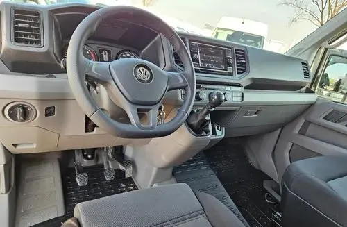 VOLKSWAGEN Crafter 