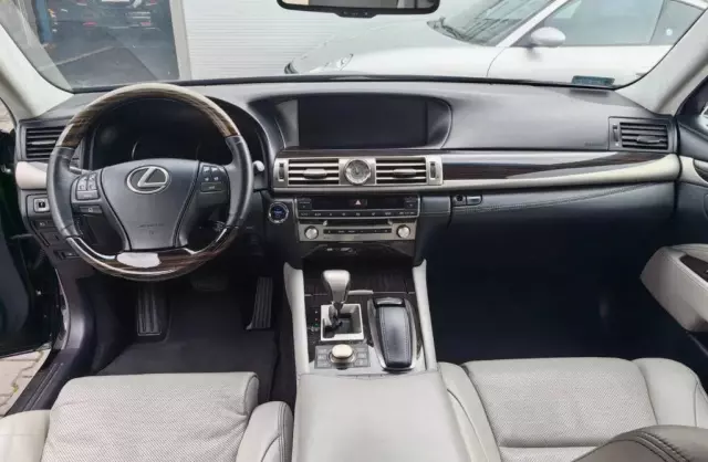 LEXUS LS 