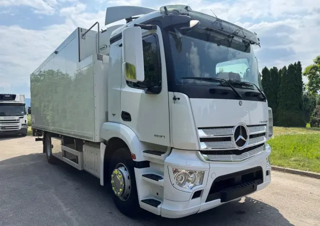 MERCEDES-BENZ ANTOS /1830/E 6/Chłodnia +Winda /18 Palet / Niski Przebieg122 Tys Km! 