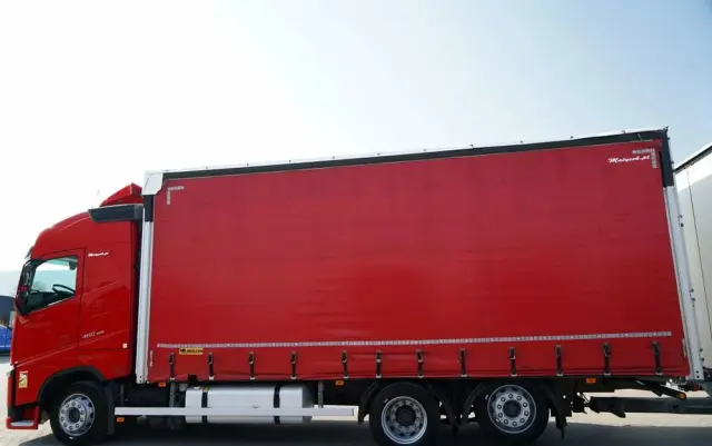 VOLVO FH 460 / ZESTAW TANDEM / 120 M3 / PRZEJAZDOWY / I-SAVE / KLIMA POSTOJOWA / OŚ PODNOSZONA SKRĘTNA / WIELTON / PLANDEKA ZBROJONA 