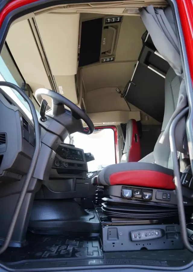 VOLVO FH 460 / ZESTAW TANDEM / 120 M3 / PRZEJAZDOWY / I-SAVE / KLIMA POSTOJOWA / OŚ PODNOSZONA SKRĘTNA / WIELTON / PLANDEKA ZBROJONA 