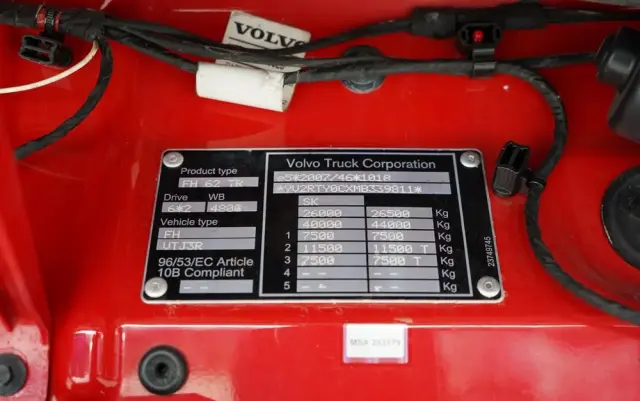 VOLVO FH 460 / ZESTAW TANDEM / 120 M3 / PRZEJAZDOWY / I-SAVE / KLIMA POSTOJOWA / OŚ PODNOSZONA SKRĘTNA / WIELTON / PLANDEKA ZBROJONA 