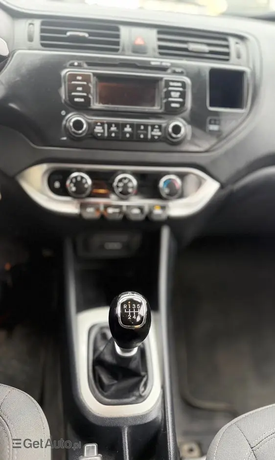 KIA Rio 1.1 CRDI Dream-Team Edition