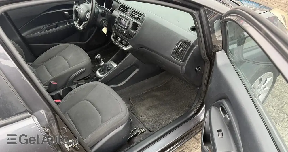 KIA Rio 1.1 CRDI Dream-Team Edition
