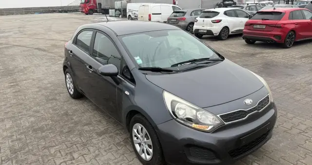 KIA Rio 1.1 CRDI Dream-Team Edition