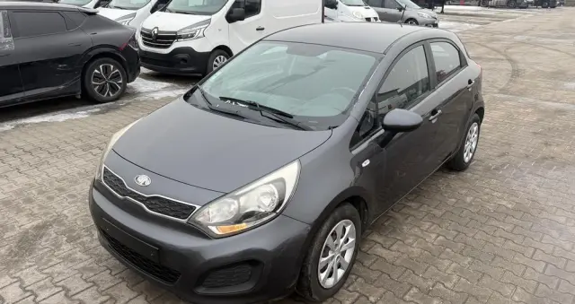 KIA Rio 1.1 CRDI Dream-Team Edition