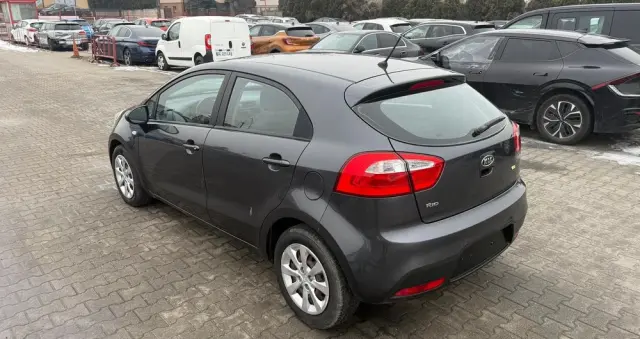 KIA Rio 1.1 CRDI Dream-Team Edition