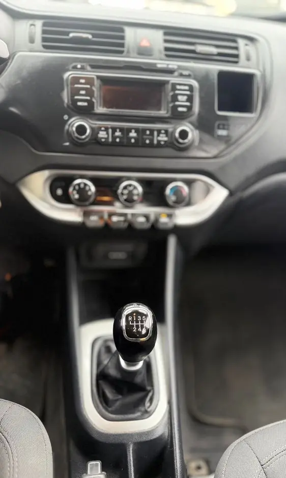 KIA Rio 1.1 CRDI Dream-Team Edition