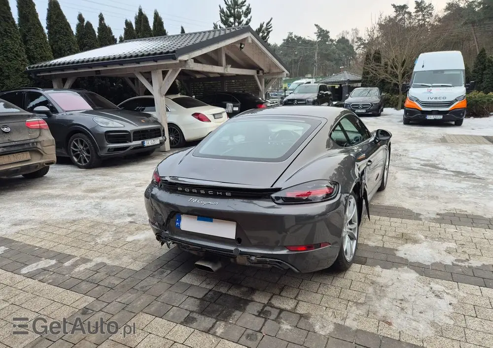 PORSCHE 718 Cayman 
