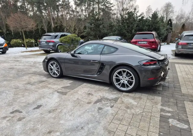PORSCHE 718 Cayman 