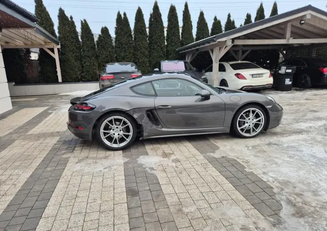 PORSCHE 718 Cayman 