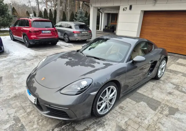PORSCHE 718 Cayman 