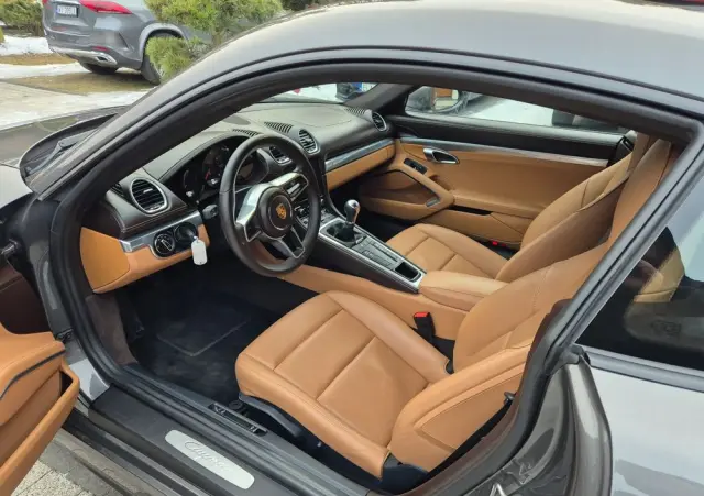PORSCHE 718 Cayman 