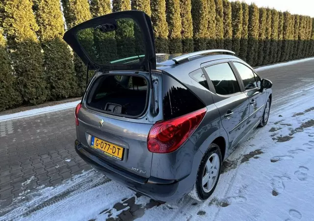 PEUGEOT 207 