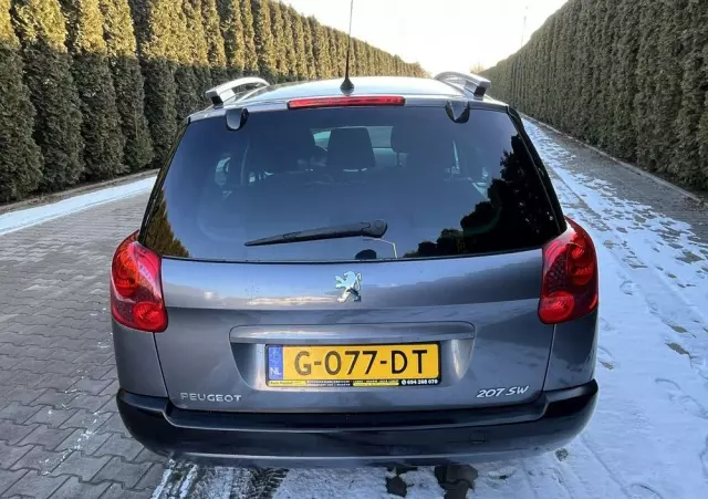 PEUGEOT 207 