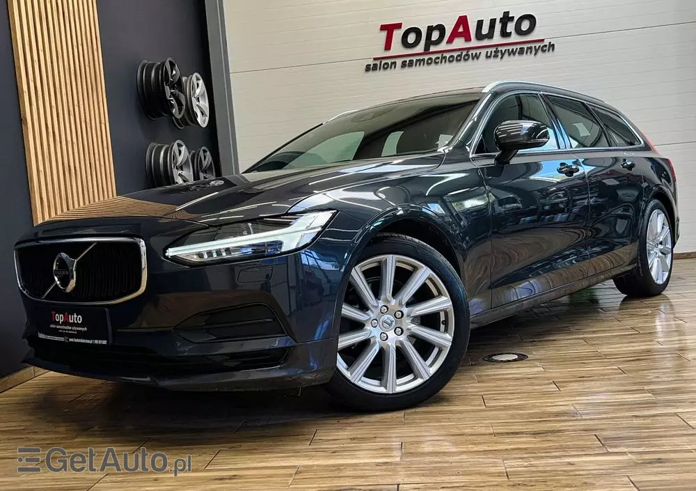 VOLVO V90 D4 Momentum Pro