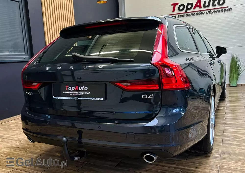 VOLVO V90 D4 Momentum Pro