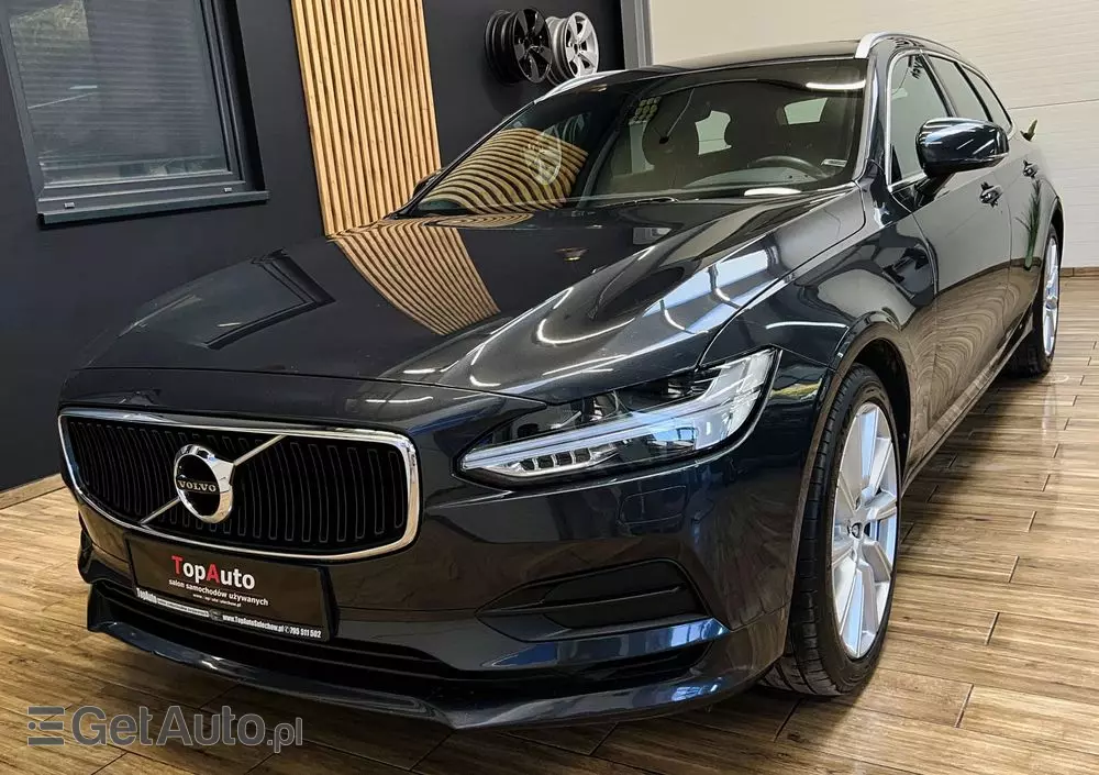 VOLVO V90 D4 Momentum Pro