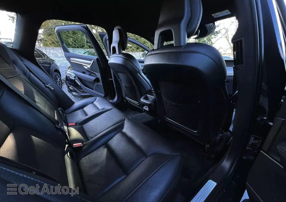 VOLVO V90 D4 Momentum Pro