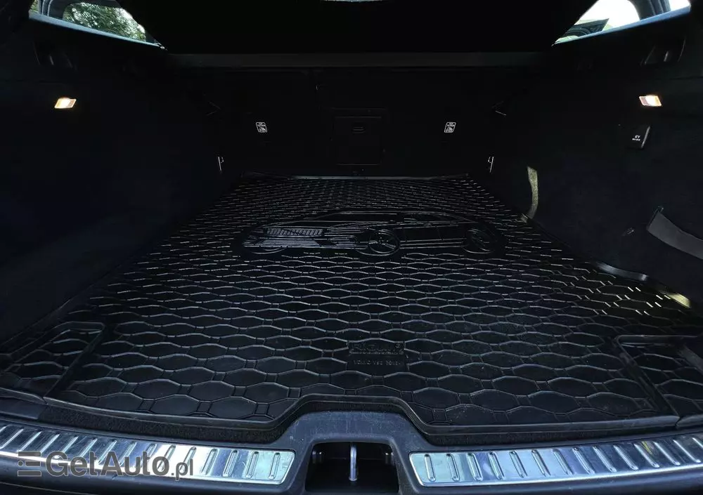 VOLVO V90 D4 Momentum Pro