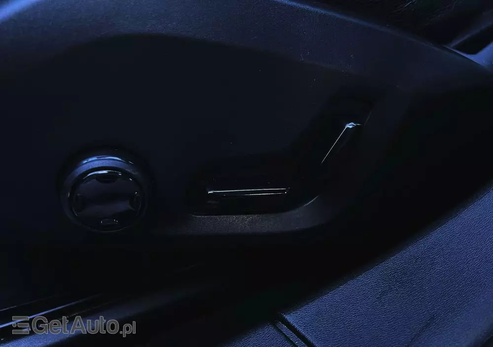 VOLVO V90 D4 Momentum Pro