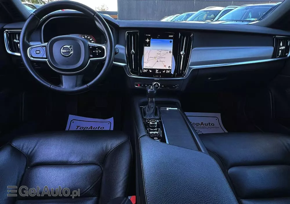 VOLVO V90 D4 Momentum Pro