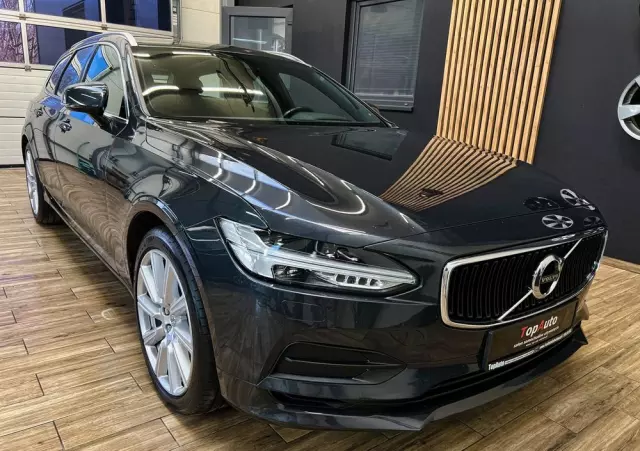 VOLVO V90 D4 Momentum Pro