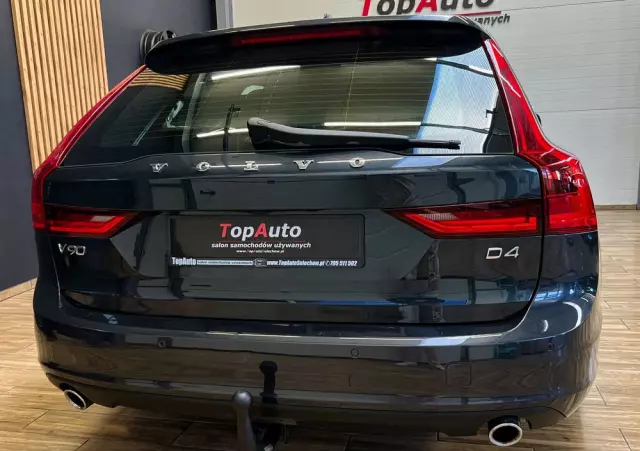 VOLVO V90 D4 Momentum Pro