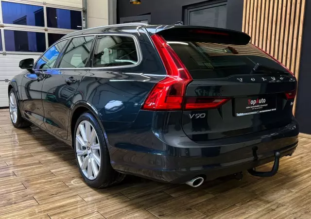 VOLVO V90 D4 Momentum Pro